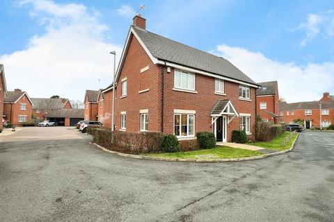 5 bedroom detached house for sale, Camel Close, Warwick