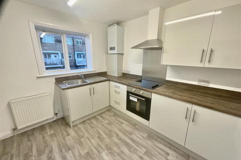 3 bedroom house to rent, Cross Street, Scarborough