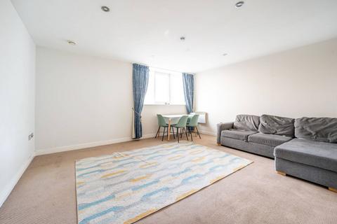 2 bedroom flat to rent, Romford Road, Stratford, London, E15