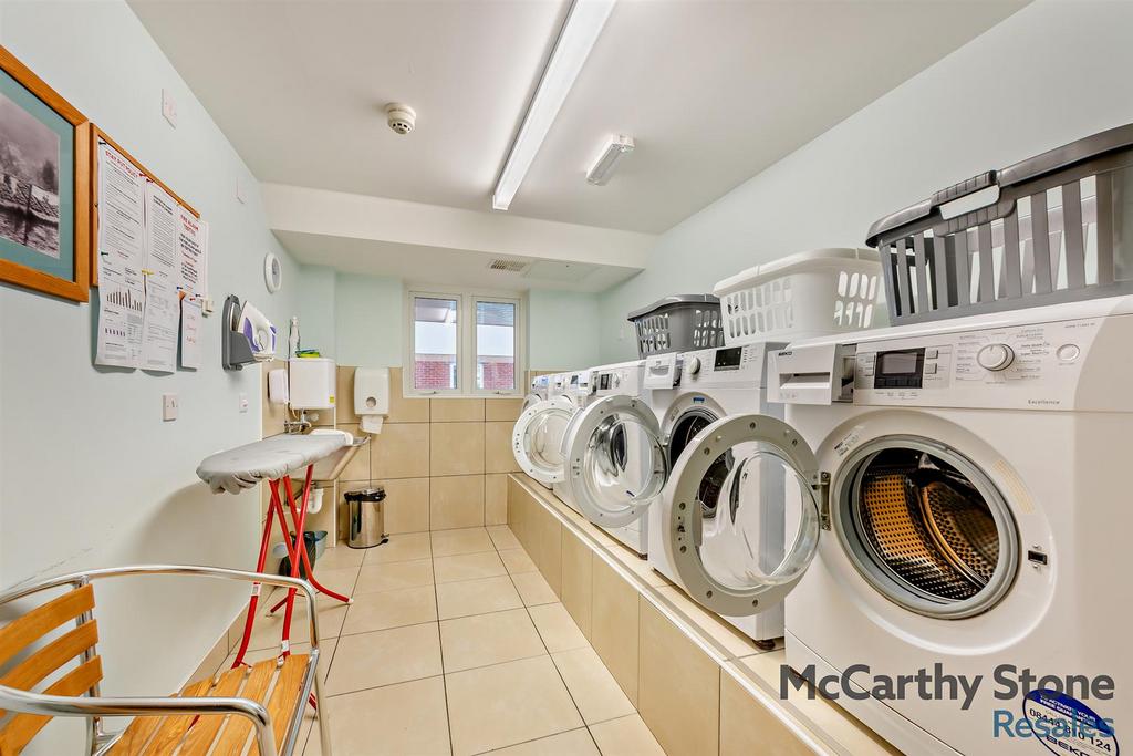 8630618-interior16-800.jpg