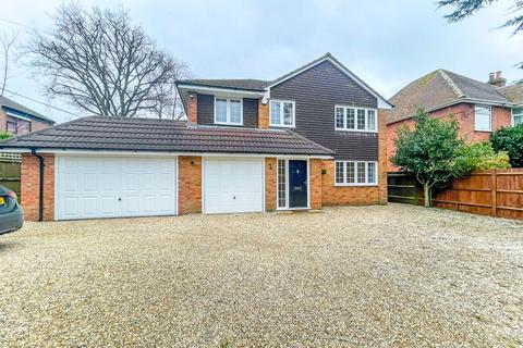 4 bedroom detached house to rent, Stopples Lane , Hordle , Lymington