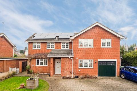 4 bedroom detached house for sale, Manor Farm Way, Seer Green, HP9