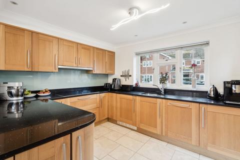 4 bedroom detached house for sale, Manor Farm Way, Seer Green, HP9