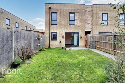 3 bedroom end of terrace house for sale, Pinks Close, Cambridge