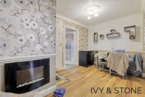 3 bedroom terraced house for sale, Becontree Avenue, Dagenham, Greater London, RM8