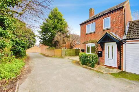 2 bedroom link detached house for sale, Glebelands Road, Glebelands, Leicester, LE4