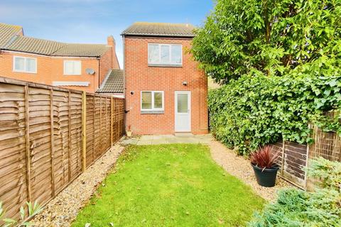 2 bedroom link detached house for sale, Glebelands Road, Glebelands, Leicester, LE4