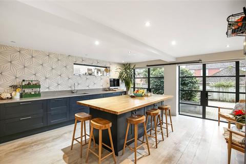 10 Nightingale Close, Winchester, SO22 5QA