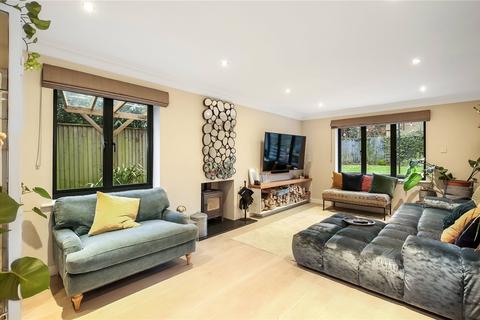 10 Nightingale Close, Winchester, SO22 5QA