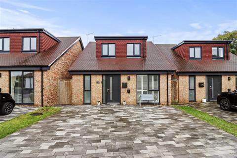 3 bedroom detached house for sale, Dymchurch Close, Seaford