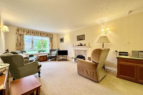 1 bedroom retirement property for sale, Oakwood, Tabley Road, Knutsford