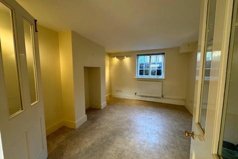 3 bedroom terraced house to rent, New Square, Cambridge, Cambridgeshire