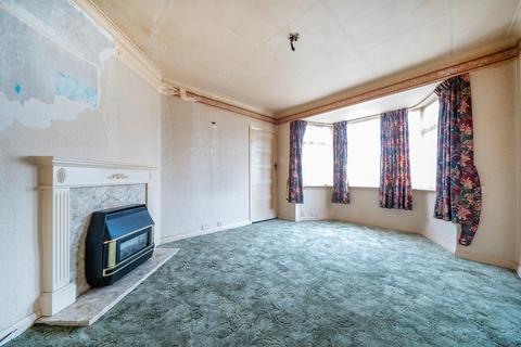 2 bedroom maisonette for sale, Stratford Road, Hayes UB4