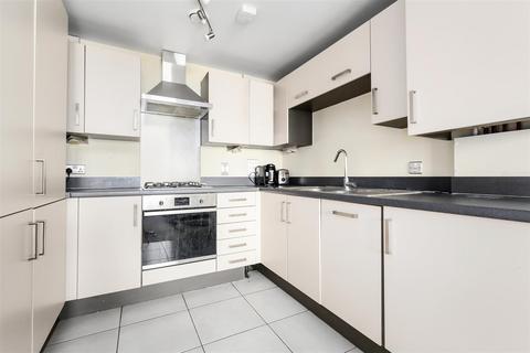 2 bedroom flat for sale, Pooles Park, Finsbury Park