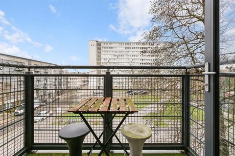 2 bedroom flat for sale, Pooles Park, Finsbury Park