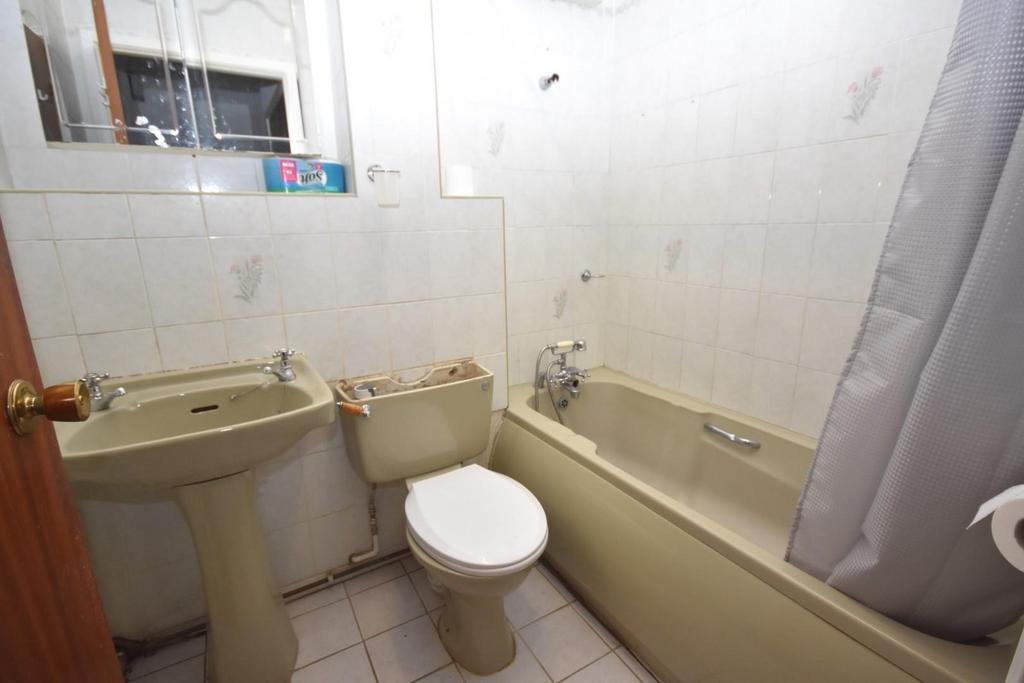 Bathroom.JPG