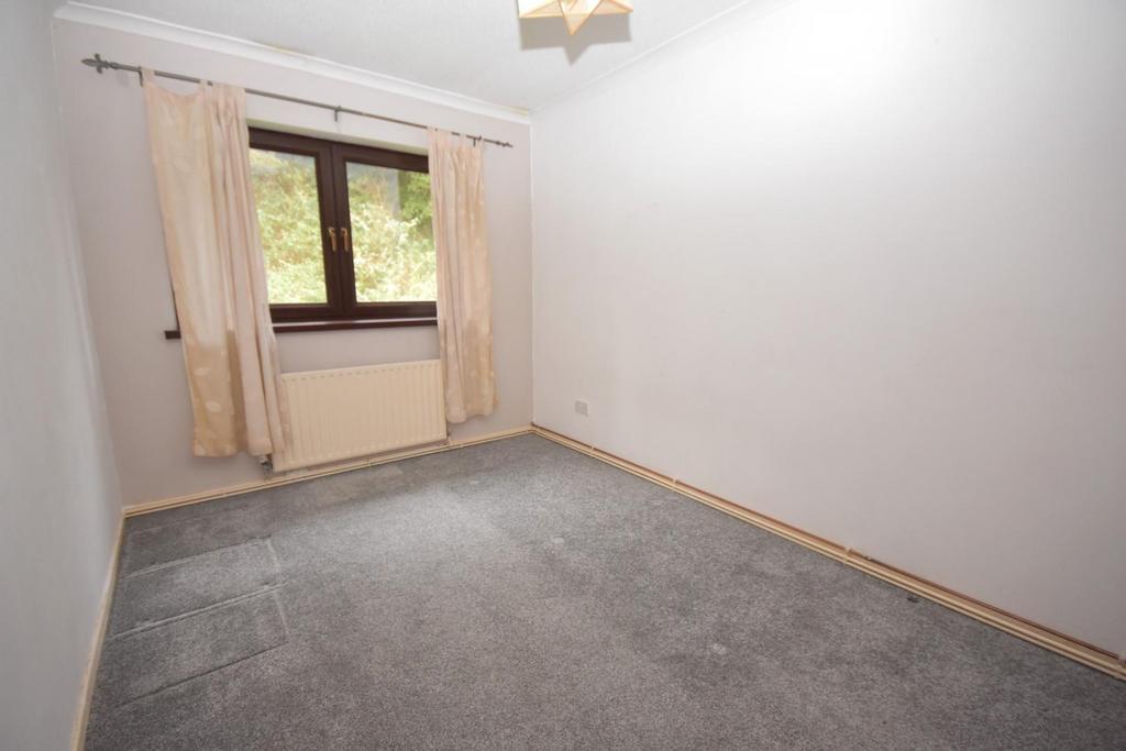 Bedroom...JPG