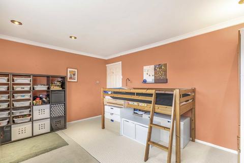 80 Kenton Avenue, Sunbury-on-thames, TW16 5AR