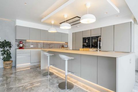 undefined, The Avenue, Sunbury-On-Thames TW16