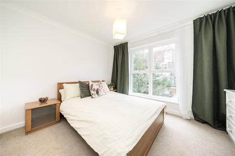 2 bedroom terraced house to rent, Gainsford Street, London SE1