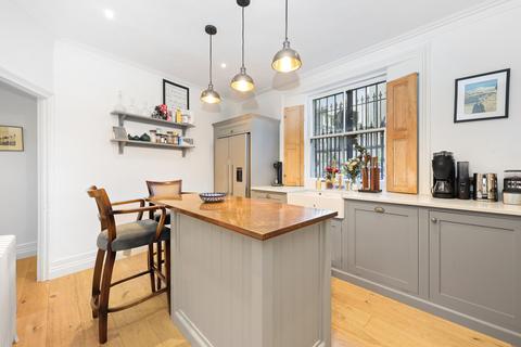 27 Fremont Street, London, E9 7NQ