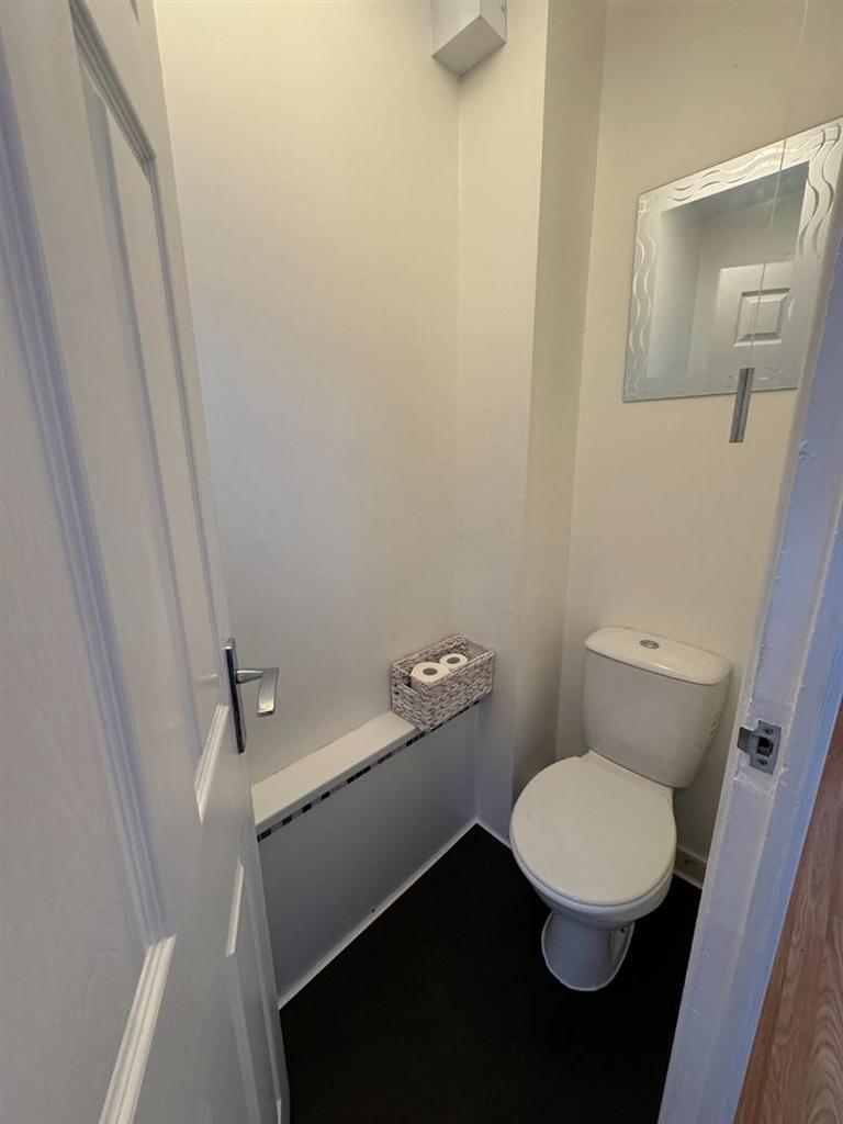 Ground Floor W/c