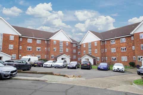 3 bedroom flat to rent, Elmshurst Crescent, N2