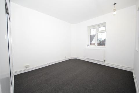 3 bedroom flat to rent, Elmshurst Crescent, N2