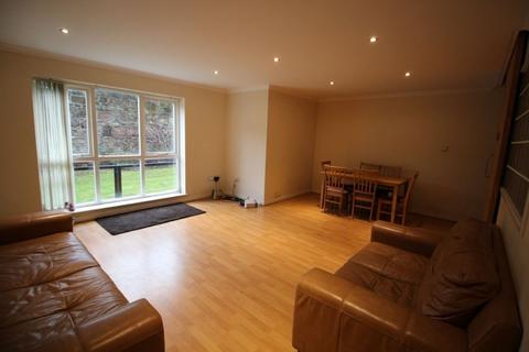 3 bedroom apartment to rent, Liverpool L18