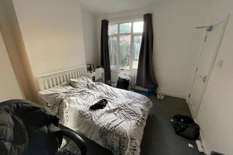 Property to rent, Wellingborough Rd, Rushden