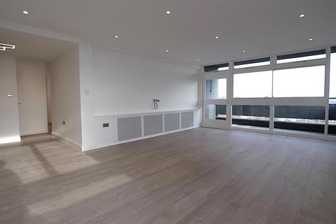 4 bedroom apartment to rent, Lyndhurst Court, St John's Wood NW8