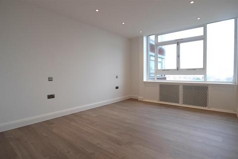 4 bedroom apartment to rent, Lyndhurst Court, St John's Wood NW8