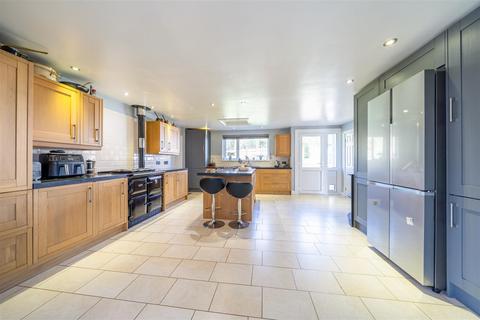 4 bedroom equestrian property for sale, Rhos-y-Meirch, Knighton
