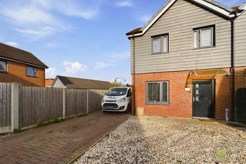 2 bedroom semi-detached house for sale, Cornovii Gardens, Oswestry