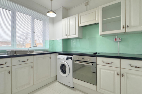 3 bedroom flat to rent, Darenth Road, London