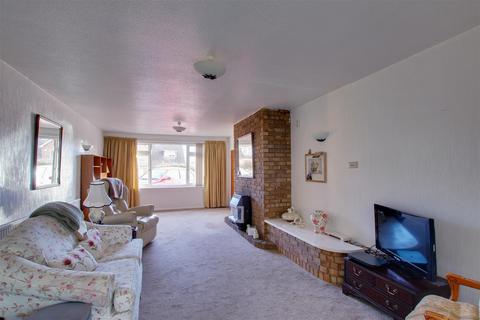 4 bedroom detached house for sale, Elm Drive, St Ives