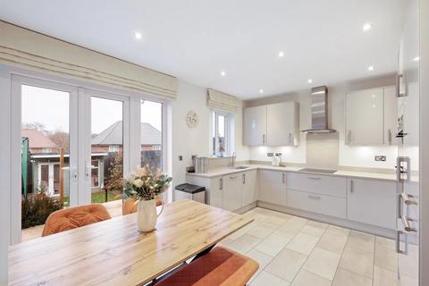 22 Fairfield Drive, Webheath, Redditch, B97 5QF