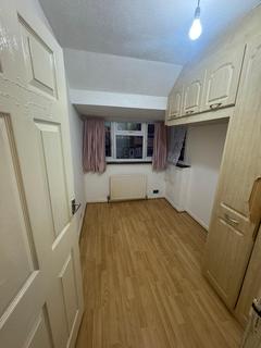 3 bedroom terraced house to rent, Dagenham, RM10