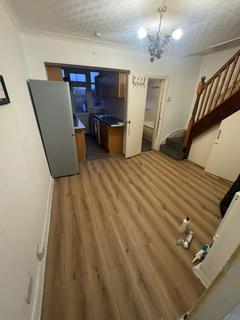 3 bedroom terraced house to rent, Dagenham, RM10