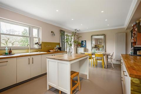 Orchard House Mill Lane, Trotton, Petersfield, GU31 5JT