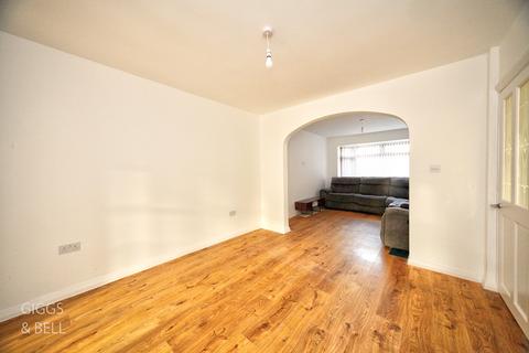 3 Corncrake Close, Luton, LU2 8EL