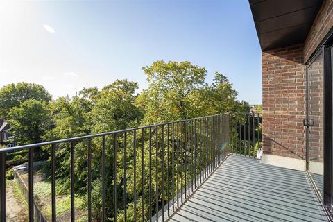 2 bedroom apartment for sale, Rathgar Avenue, Ealing, London