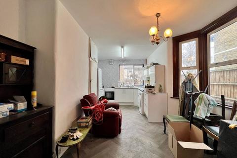 3 bedroom terraced house for sale, Woodhouse Grove, London, E12 6SR