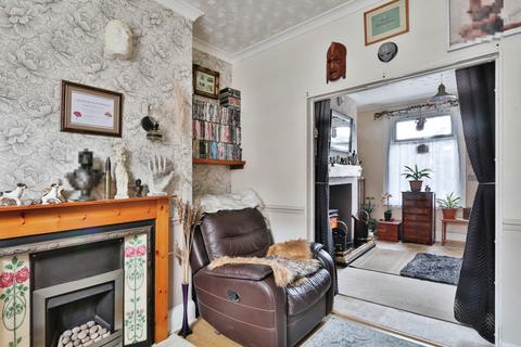 2 bedroom terraced house for sale, Leo Terrace, Withernsea, HU19 2JD