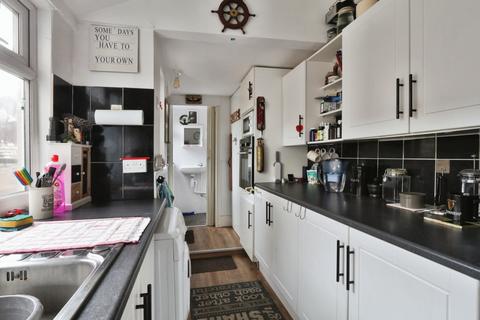 10 Leo Terrace, Withernsea, HU19 2JD