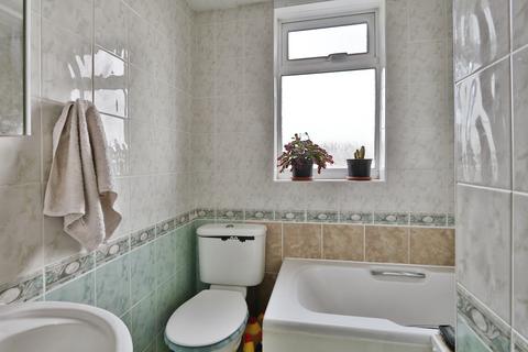 10 Leo Terrace, Withernsea, HU19 2JD