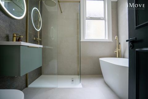 Flat 3, 61 Culverley Road, London, SE6 2LD