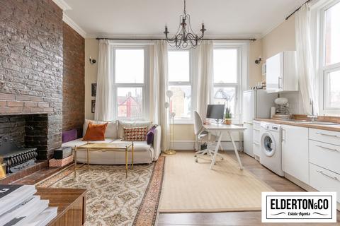 1 bedroom flat for sale, Tottenham Lane, London N8