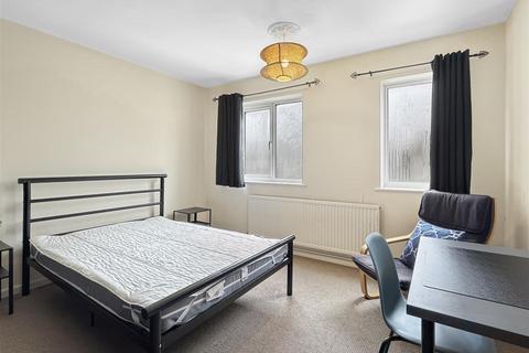 1 bedroom in a house share to rent, Mowbray Road, Cambridge CB1