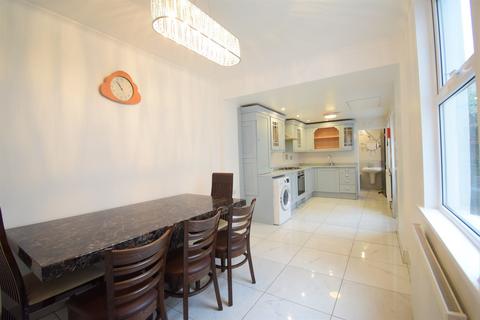 5 bedroom house to rent, Arran Street, Cardiff